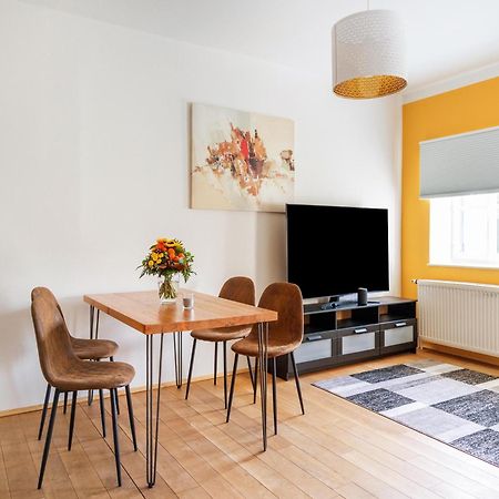 Ferienwohnungen Und Appartements Im Idyllischen Vierkanthof, Gruppenurlaube 로이페어스도르프 바이 퓌르스텐펠트 외부 사진