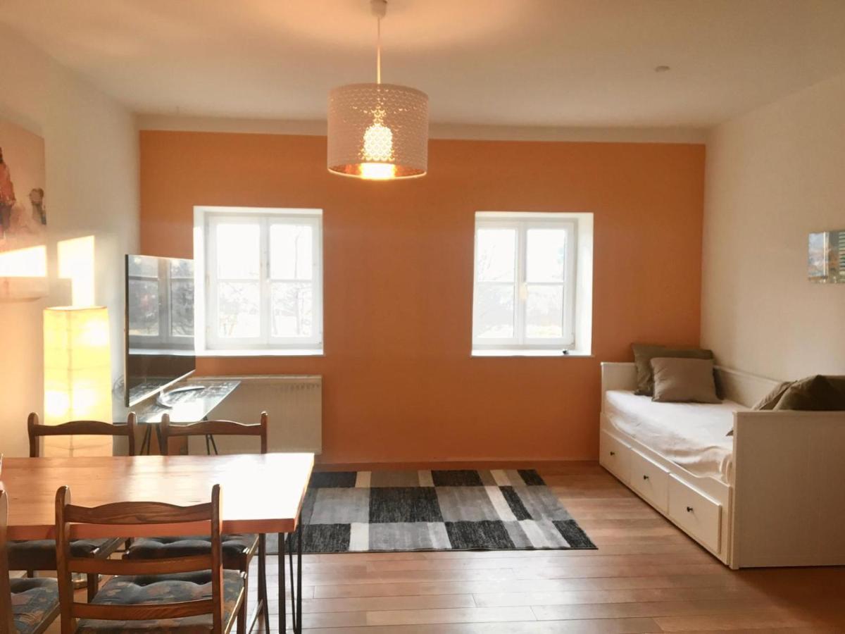 Ferienwohnungen Und Appartements Im Idyllischen Vierkanthof, Gruppenurlaube 로이페어스도르프 바이 퓌르스텐펠트 외부 사진